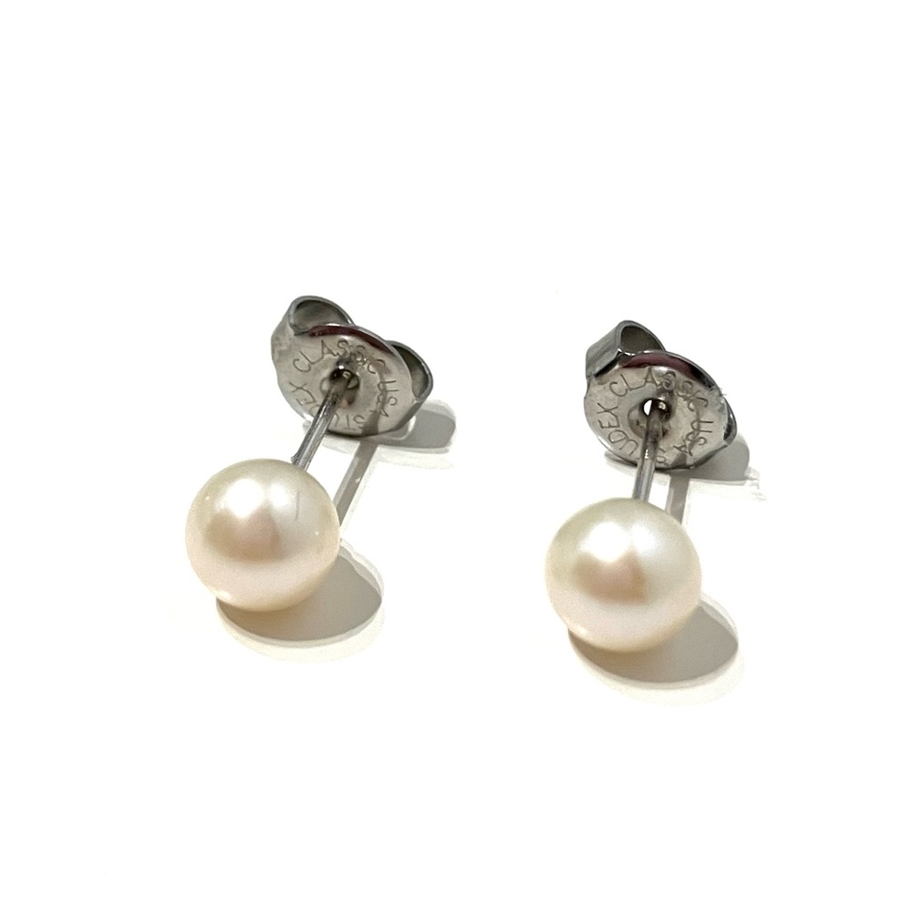 14K White Gold Pearl Stud Earrings
